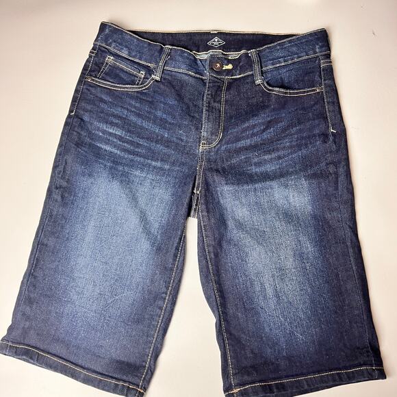 St John's Bay Women's Dark Wash Bermuda Style Shorts Sz 8 - Picture 3 of 9